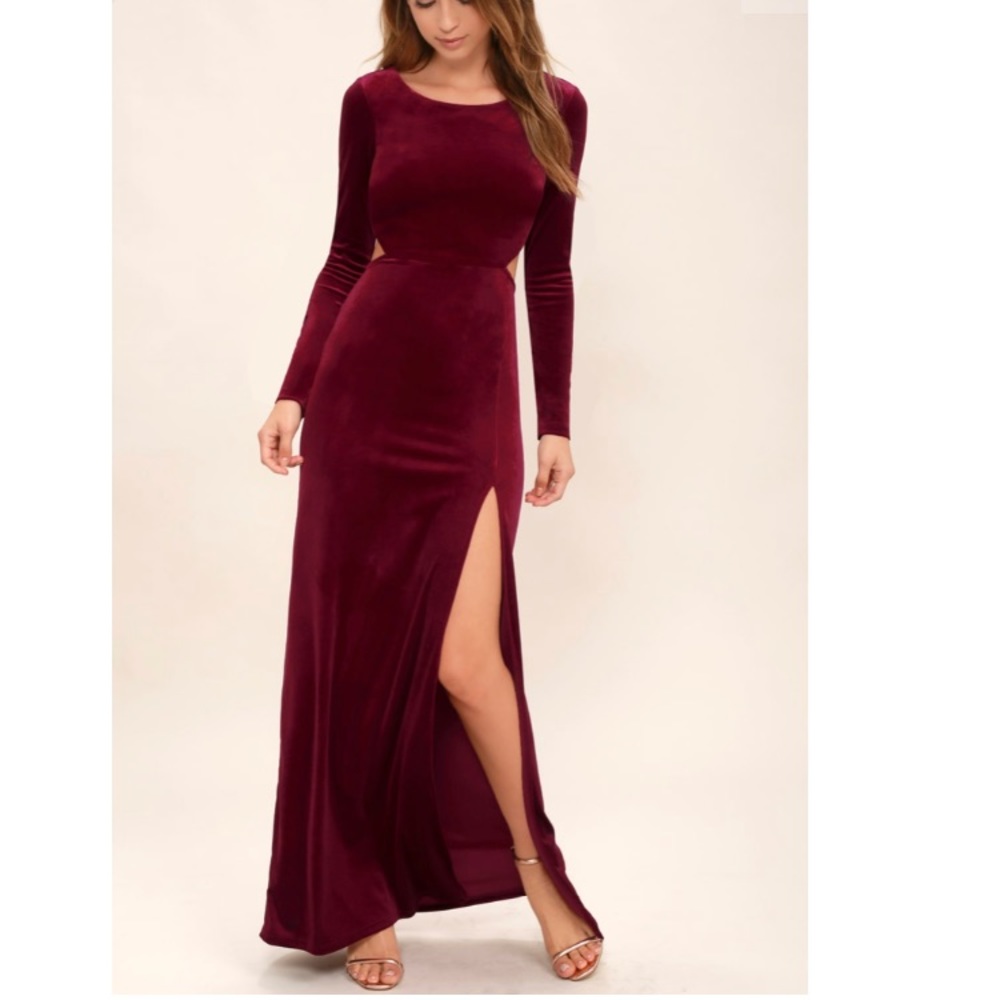 Lulu’s Burgundy Velvet Long Sleeve Maxi Dress